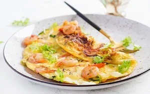 Thai prawn omelette