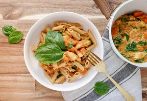 Creamy penne with chicken and pumpkin