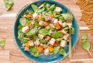 Warm spelt salad with pumpkin, tofu and balsamic dressing