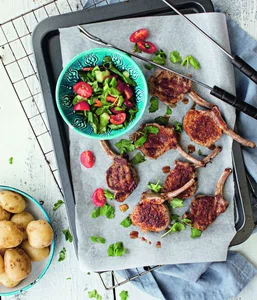 Spicy lamb cutlets with tomato salsa