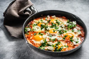 Rokerige spinazie shakshuka