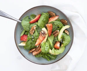 Spinach and strawberry salad