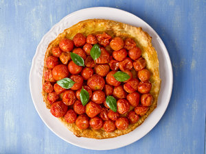 Tomato tarte tatin