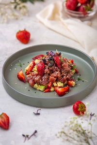 Tuna tartare with strawberries and avocado