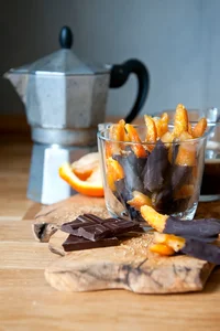 Chocolade gekonfijte sinaasappelschil