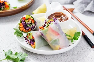 Vegetable spring rolls with peanut sauce