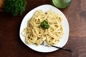 Leek spaghetti carbonara