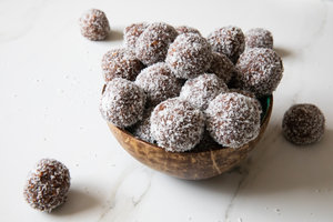 Chocolate and coconut energy balls