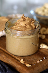 Cashew date butter