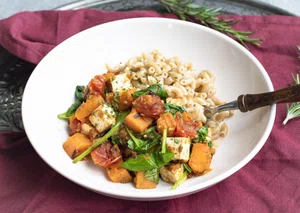 Mac and tofu with pumpkin and spinach