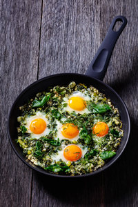 Green shakshuka