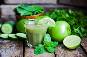 Kale, lime and cucumber green smoothie