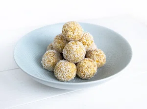Apricot balls with coconut
