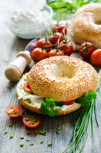 Easy breakfast bagel