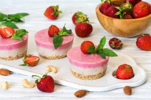 Mini strawberry cheesecakes