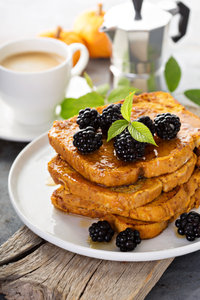 French toast with blackberries