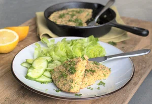 Oat frittata with fresh salad