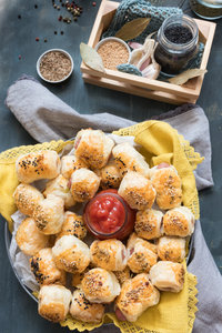 Chicken and vegetable sausage rolls