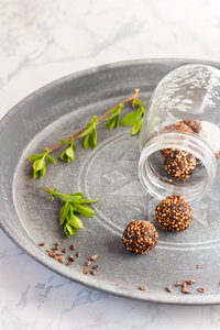 Puffed quinoa energy balls