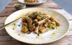 Colourful penne with pumpkin and thyme