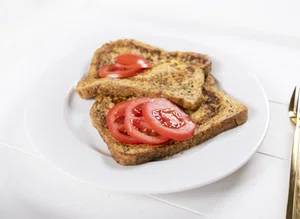 Savoury French toast with tomato