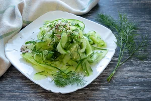 Quick pickled cucumbers