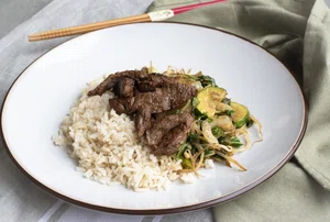 Oriental stir-fry with steak strips