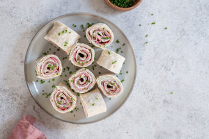 Ham and cream cheese wrap rolls