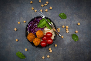 Couscous with falafel