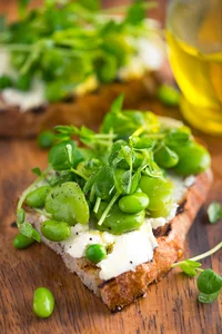 Broad beans and feta bruschetta