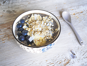 Blueberry smoothie bowl