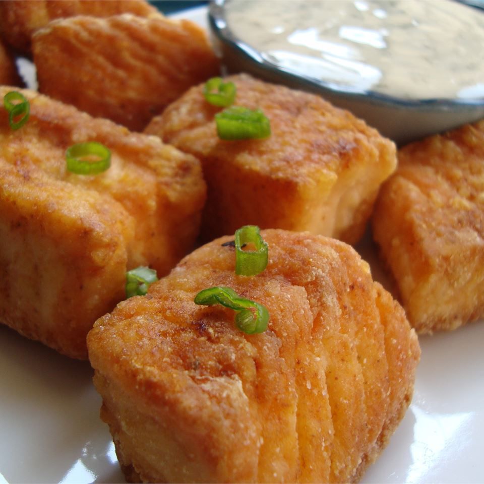 Grilled Salmon with Dill Sauce