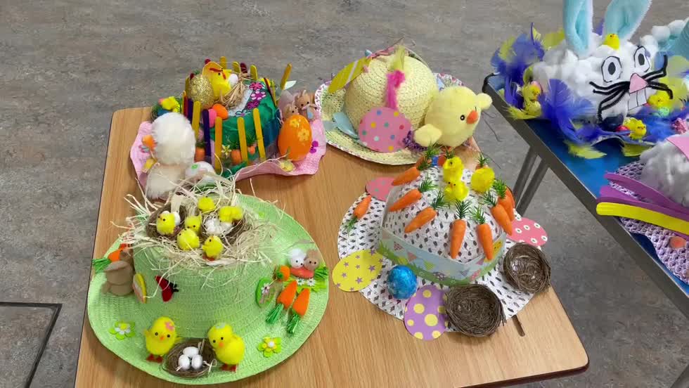 Make an Edible Easter Bonnet for a Lamb Cake - Merriment Design