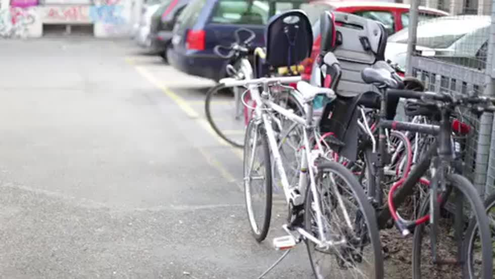 o_1fk52psh2csfoq91di817371rl4c.mp4