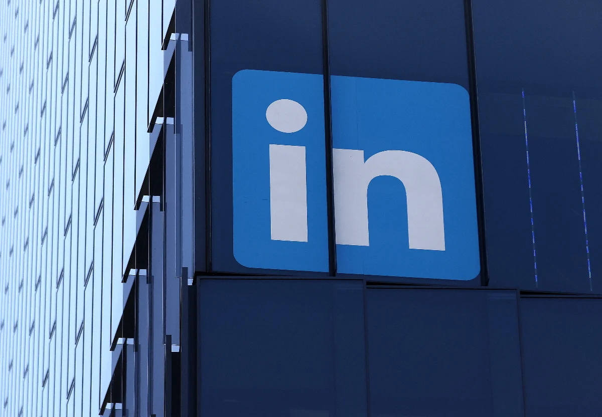 LinkedIn Tests Premium Company Page Subscription with AI Content Creation Tools