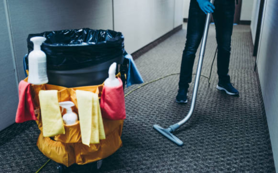 How Do You Price Commercial Cleaning by The Foot
