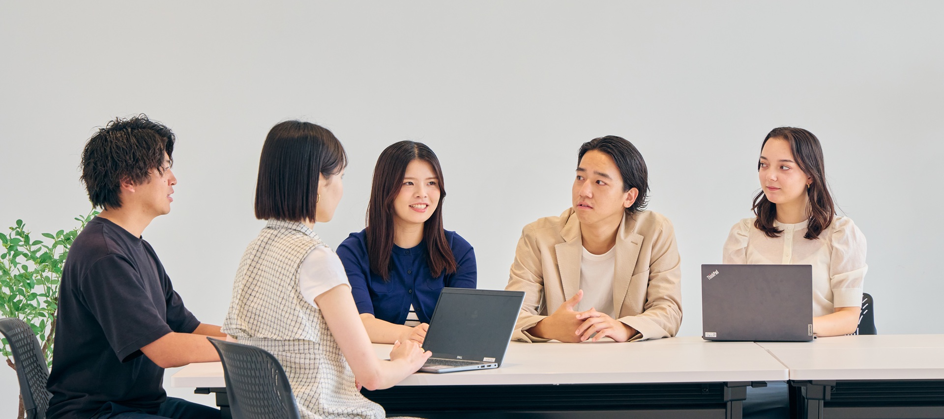 アジアNo.1PR会社｜PR事業を主軸に、多領域で新規事業を開発・提供する コミュニケーション領域のFAST COMPANY のヘッダー画像