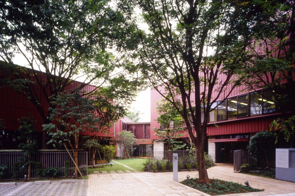 公益財団法人 いわさきちひろ記念事業団