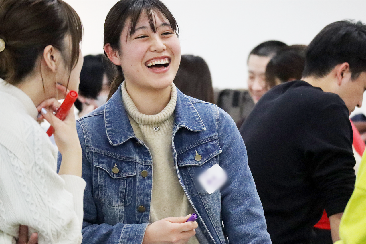 笑顔の女性