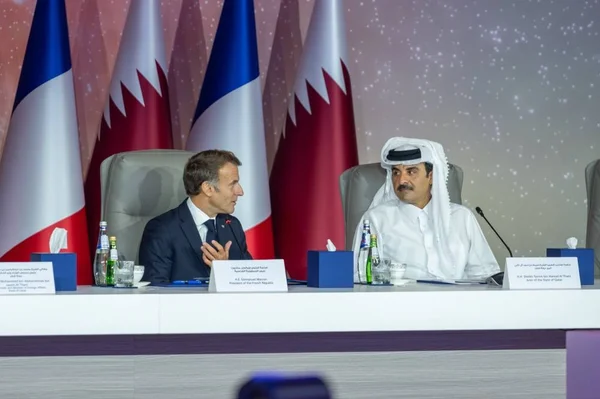قطر وفرنسا تتعهدان بدعم مشاريع الاستقرار والتعافي الاقتصادي بسوريا