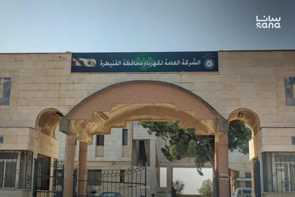 بدء أعمال تأهيل وتركيب عدادات الكهرباء في بلدة نبع الصخر