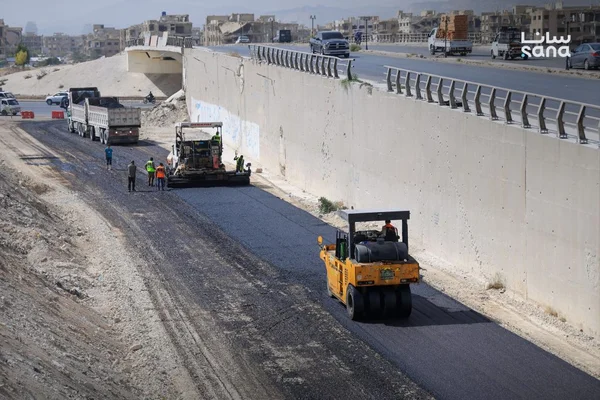 محافظة ريف دمشق تنهي تعبيد مدخل بلدة زملكا العام