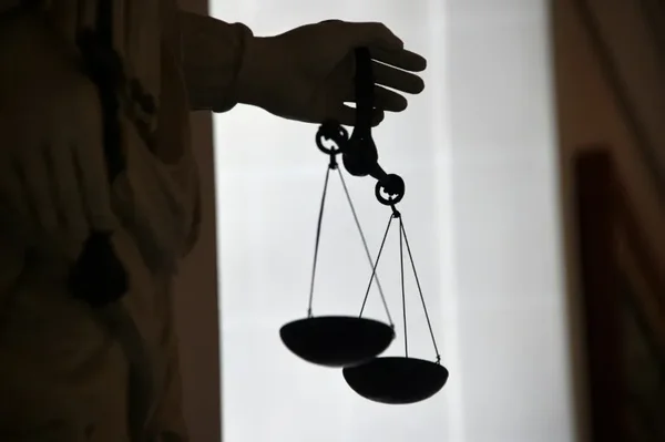 محاكمة فرنسية عائدة من سوريا تسلط الضوء على ماضيها