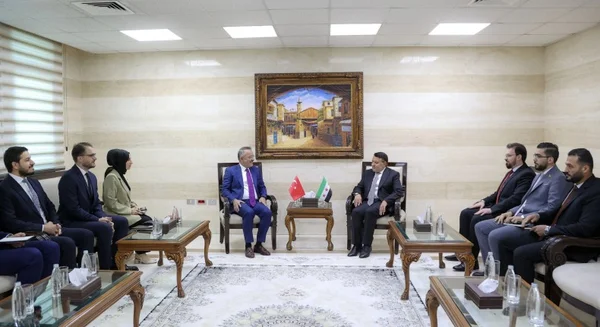 سفير تركيا في دمشق يجري زيارة إلى الرئاسة السورية