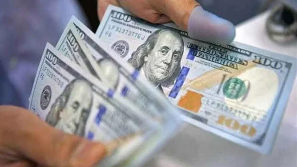 انخفاض الليرة السورية أمام الدولار وسط مخاوف من عدم الثقة
