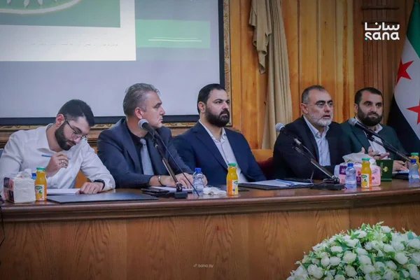 محافظ طرطوس يبحث المخاوف البيئية لمشروع حوض السفن الجديد