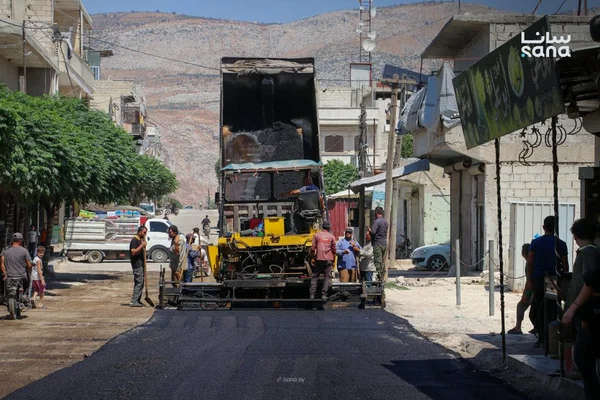 بدء أعمال تأهيل شبكة الطرق في منطقة حارم بإدلب