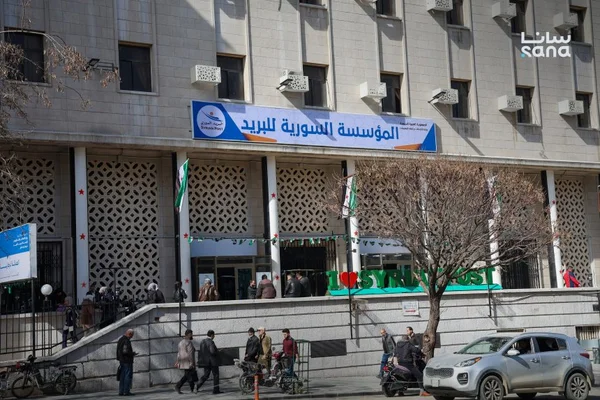السورية للبريد تمدد الدوام لتخفيف الازدحام وصرف الرواتب