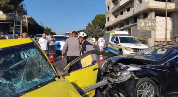إصابة 11 عاملاً إثر انقلاب سيارة بريف درعا الشرقي