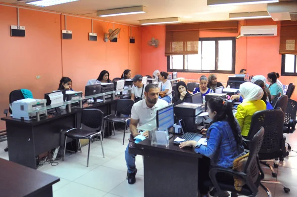 الإدارة المحلية تعزز شبكة مراكز خدمة المواطن بـ 10 محافظات